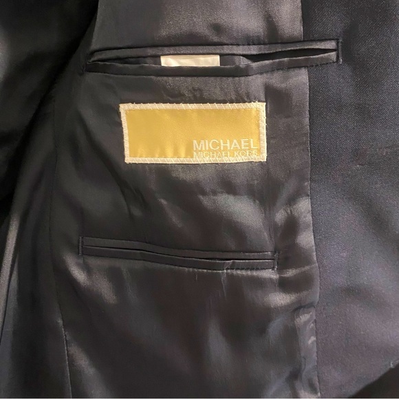 Michael Kors - Men's Navy Blazer - Size 36 Short - Picture 5 of 7
